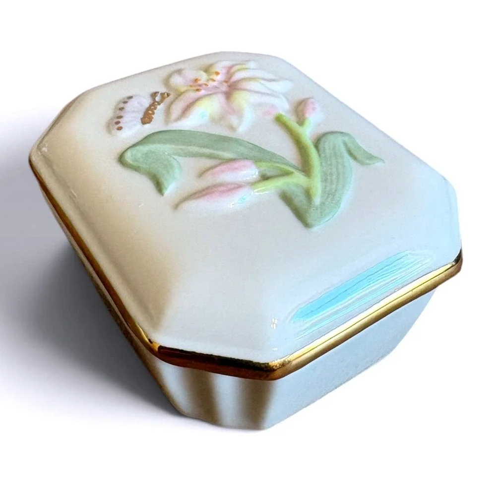 Lenox Porcelain Trinket Box Butterfly Lily Floral Gold Trim Ivory Jewelry Dish